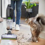 جارو شارژی عصایی بیسل مدل CrossWave X7 Cordless Pro 2955Z با باتری لیتیوم یونی 2600 میلی‌آمپرساعت، دو مخزن جداگانه آب و زباله، فیلتر HEPA، قابلیت شست‌وشوی خودکار برس و حالت توربو مخصوص حیوانات خانگی - تصویر 5